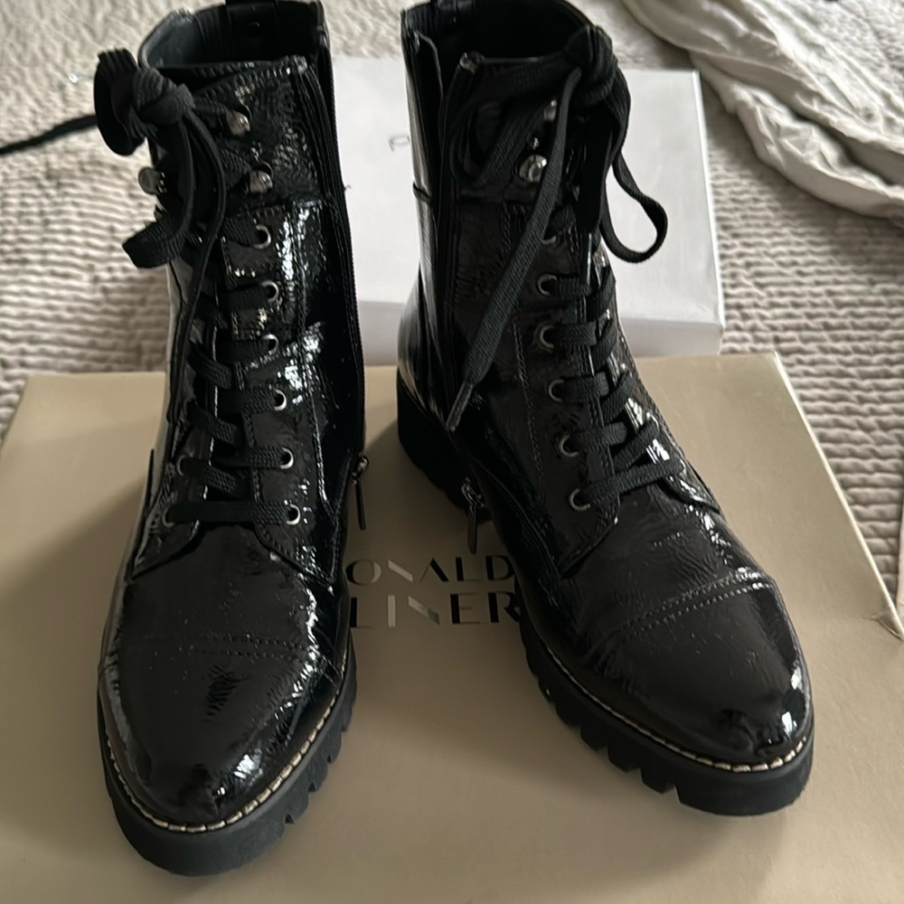 Donald Pliner patent boot